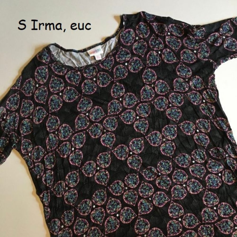 Small Lularoe Irma tunic top, grey with pink colorful pedals